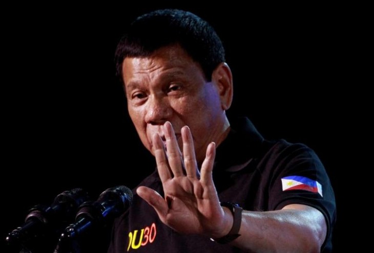 Philippines President Duterte demands US military to draw out - ảnh 1